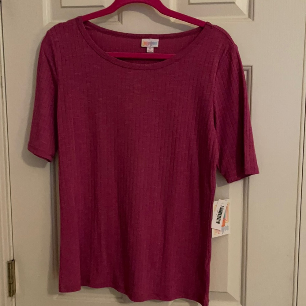 NWT LuLaRoe GiGi top